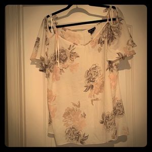 NWOT Plus Size Cold-Shoulder Flowy Blouse